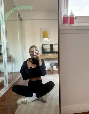  nude photo #0002