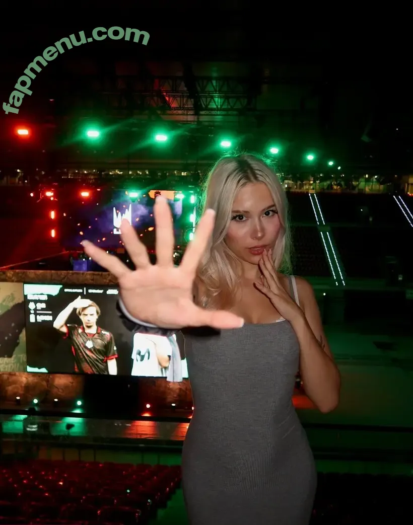 sarahtonin nude photo #0026 (sarahtoninx9 / sarahtoninx9_)