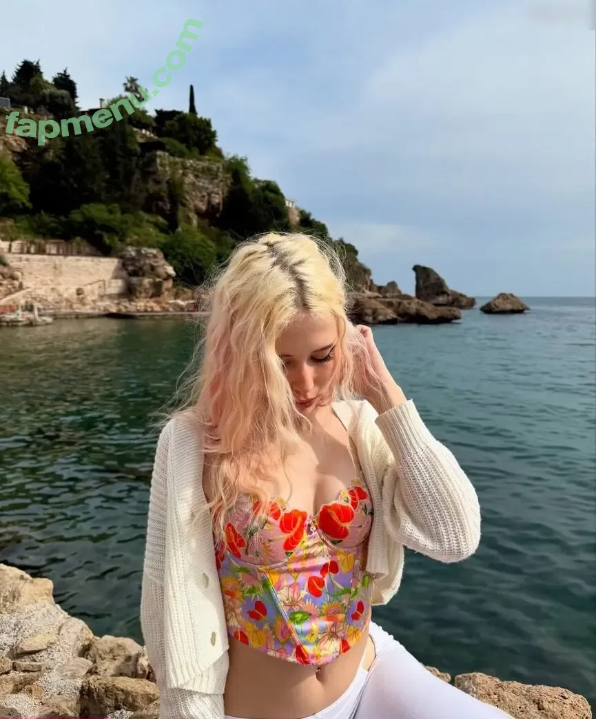 Sarahtoninx9_ nude photo #0170 (Sarahtoninx9_)