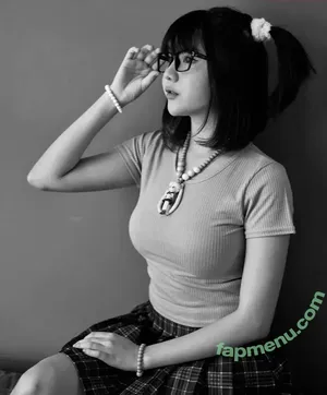  nude photo #0002