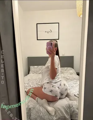 Saraklein / creator / kleinsara1702 / sarasgeheimhuette nude photo #0023