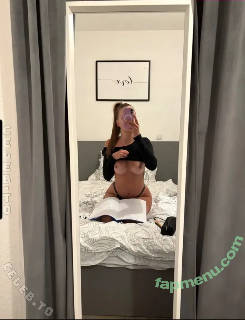 Saraklein nude photo #0005 (creator / kleinsara1702 / sarasgeheimhuette)