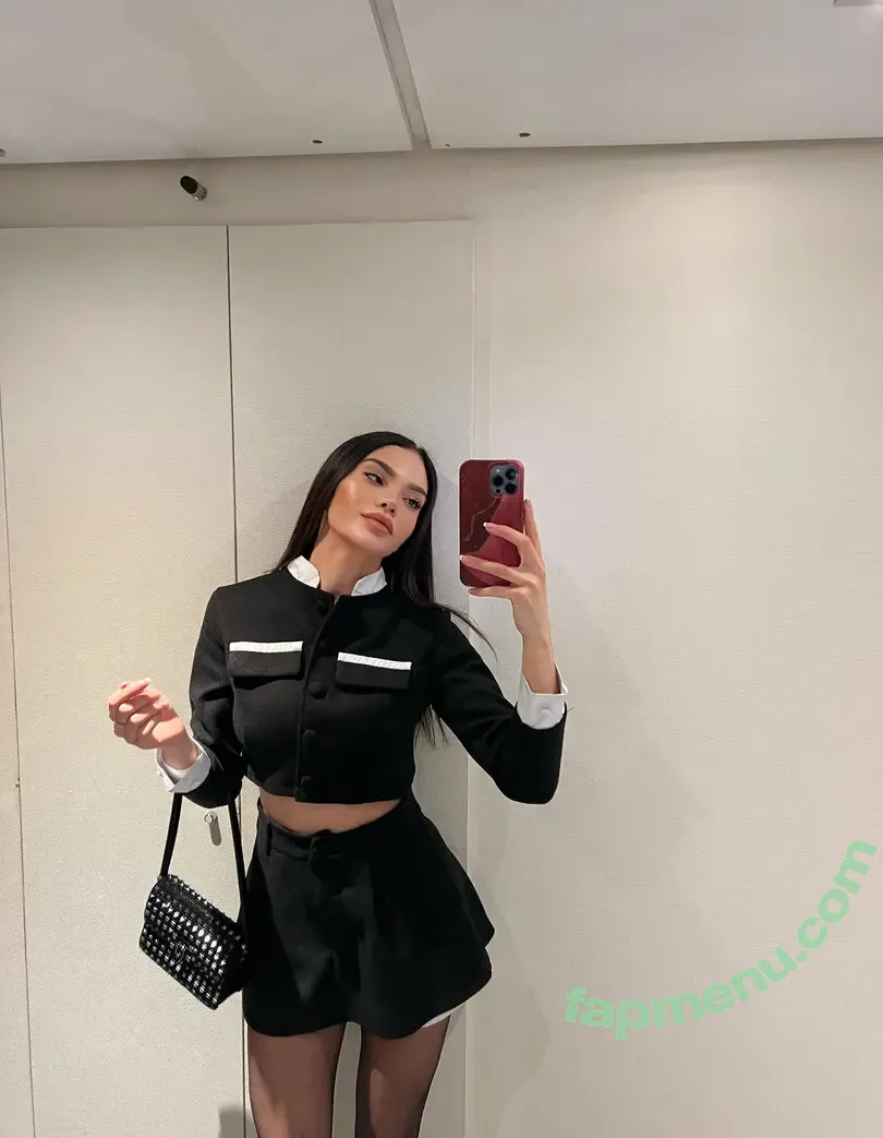 saralimaxo nude photo #0010 (saralimaaxo)