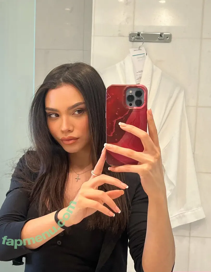 saralimaxo nude photo #0028 (saralimaaxo)