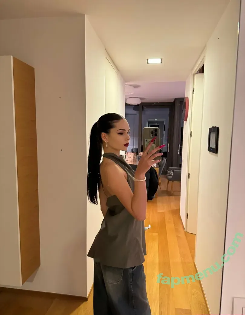 saramia nude photo #0002 (saramiamiaw)