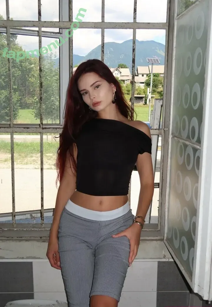 saramia nude photo #0033 (saramiamiaw)