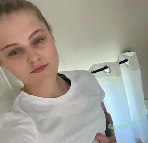 saras_wood / Sara Woods nude photo #0068