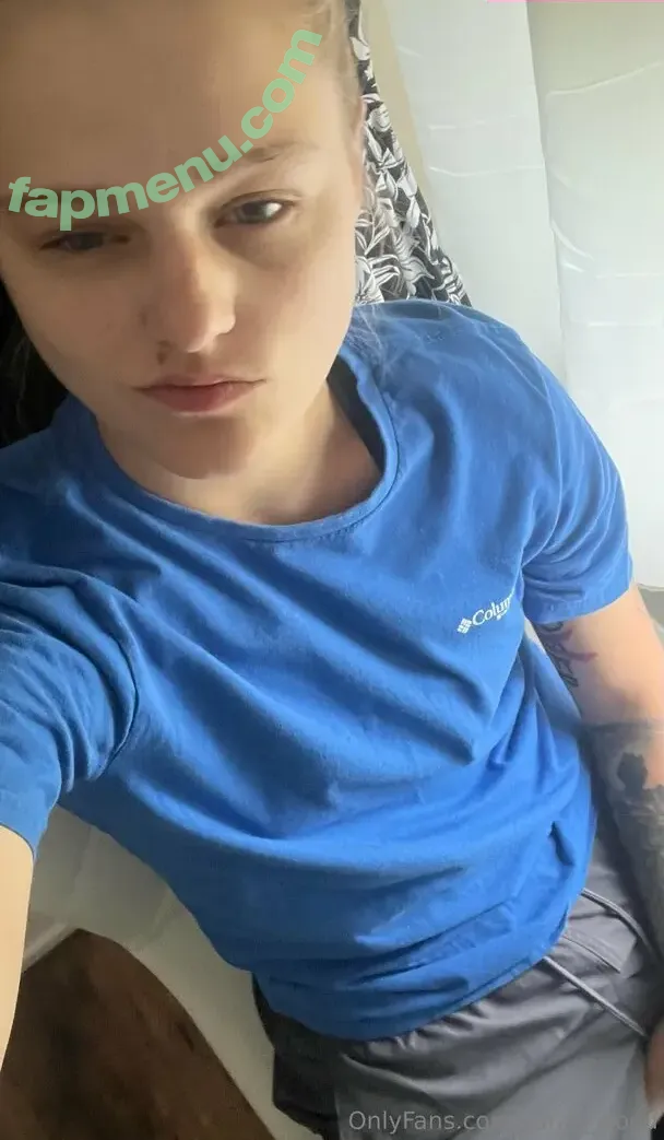 saras_wood nude photo #0029 (Sara Woods)