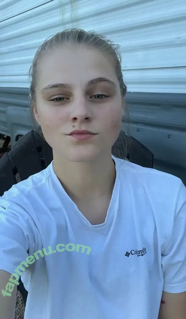 saras_wood nude photo #0032 (Sara Woods)