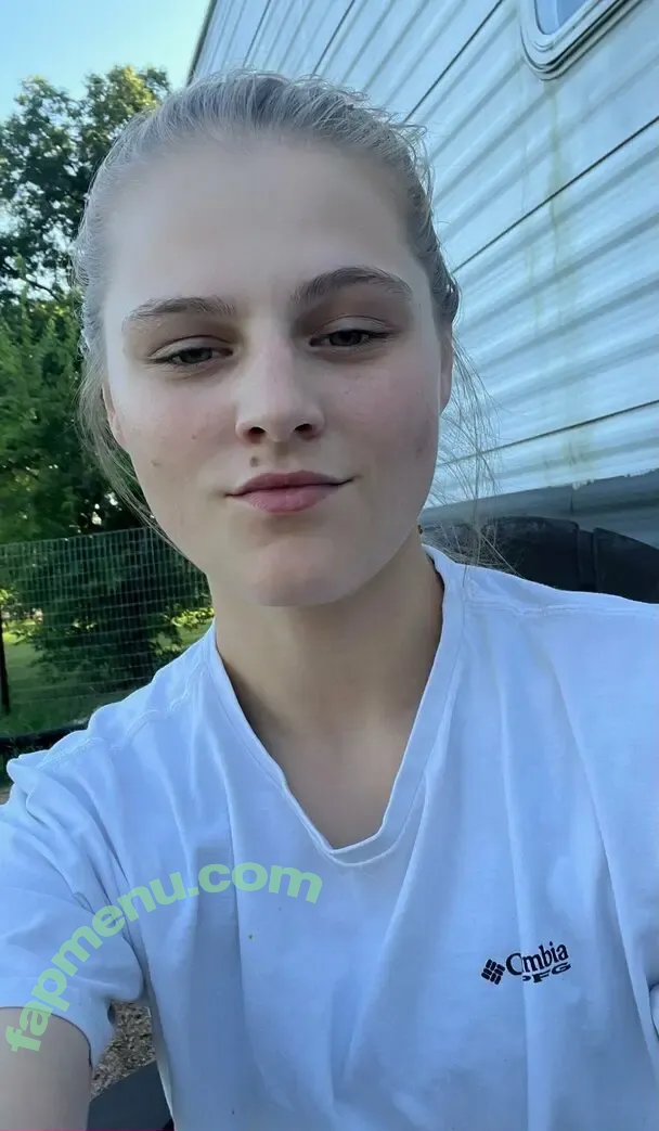 saras_wood nude photo #0033 (Sara Woods)