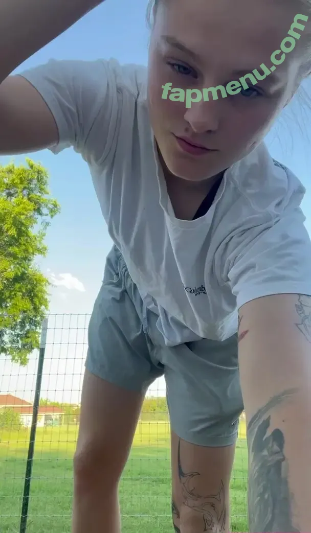 saras_wood nude photo #0039 (Sara Woods)