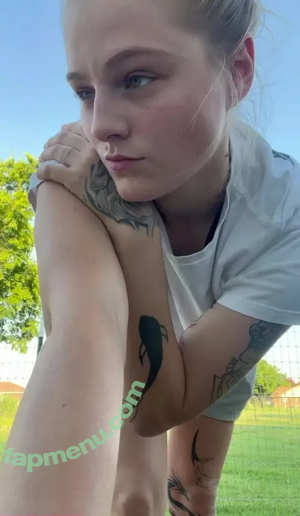 saras_wood nude photo #0040 (Sara Woods)