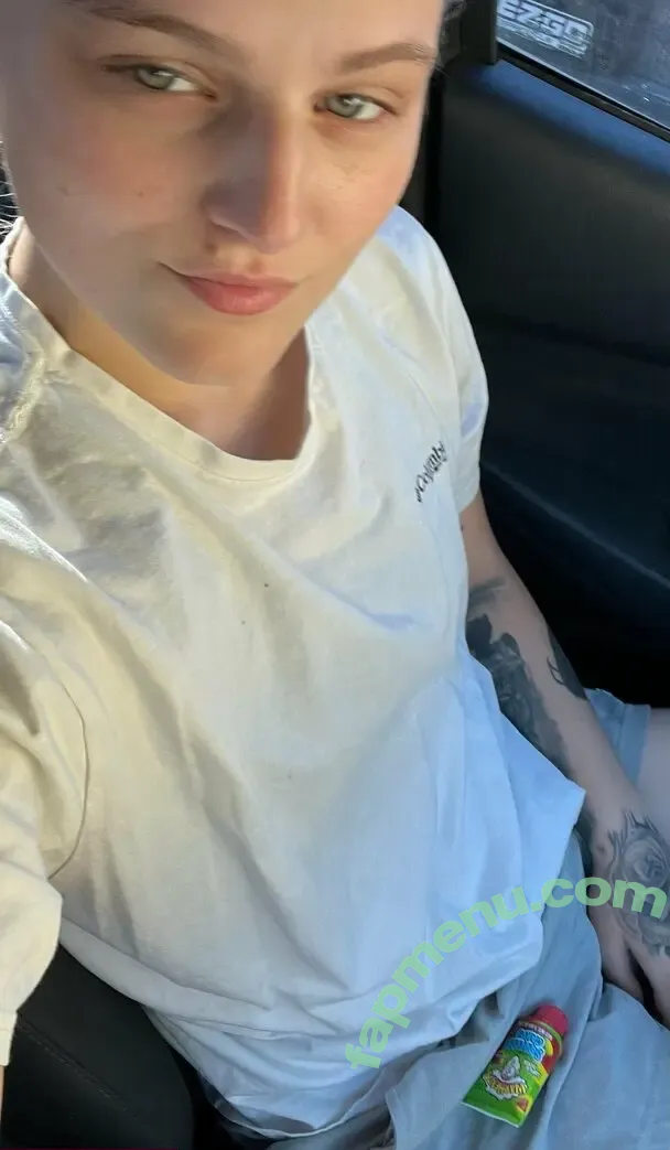 saras_wood nude photo #0048 (Sara Woods)