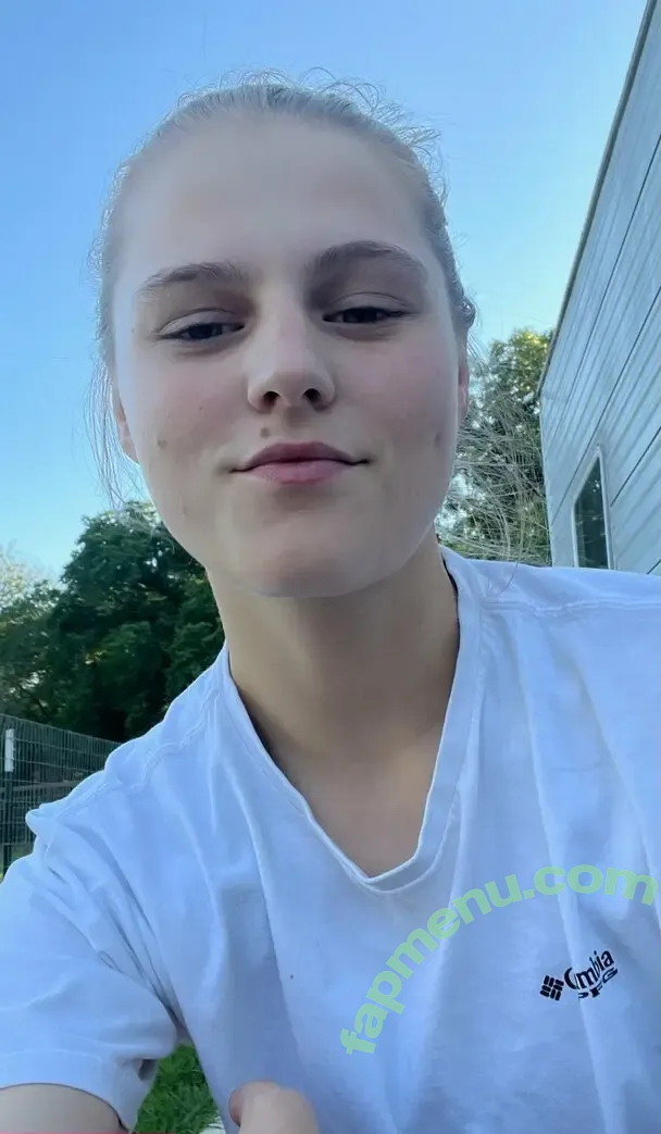 saras_wood nude photo #0050 (Sara Woods)