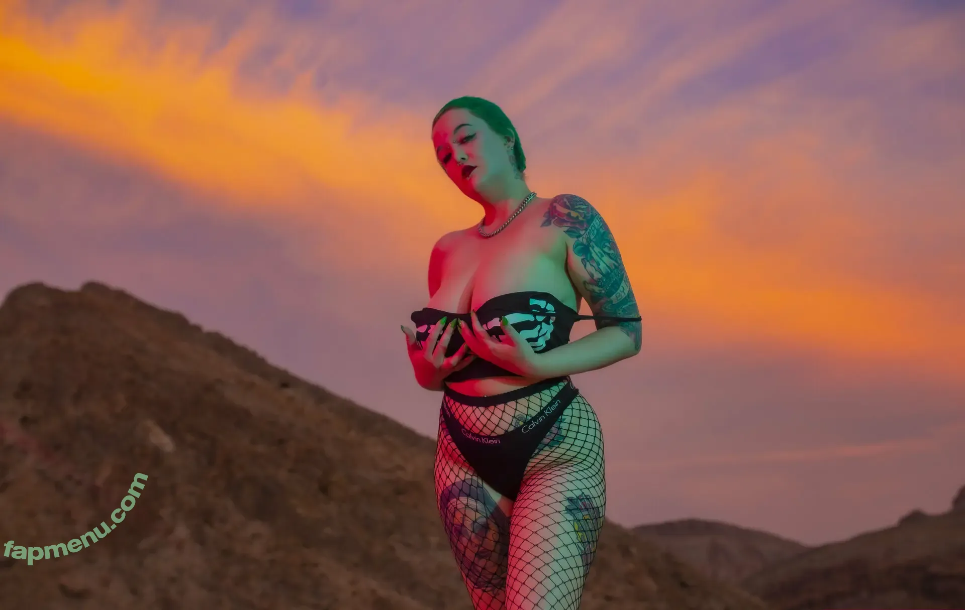 sarasmokes nude photo #0002 (sara_smokess)