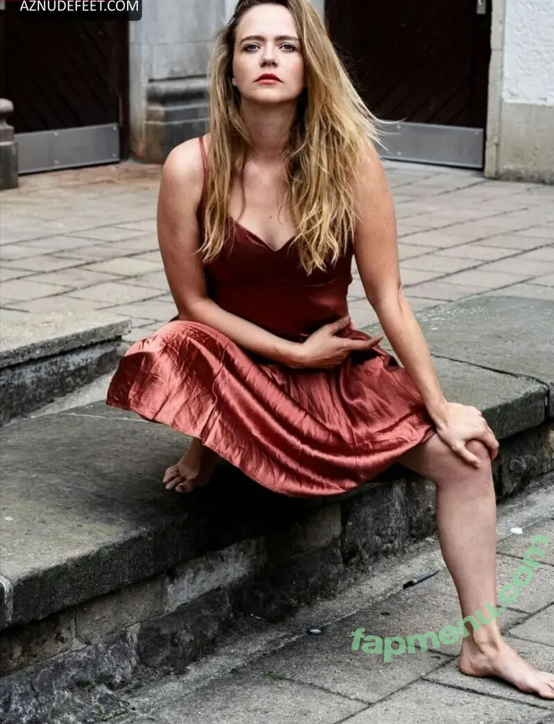 Sarina Radomski nude photo #0001 (Sarina Radomski)
