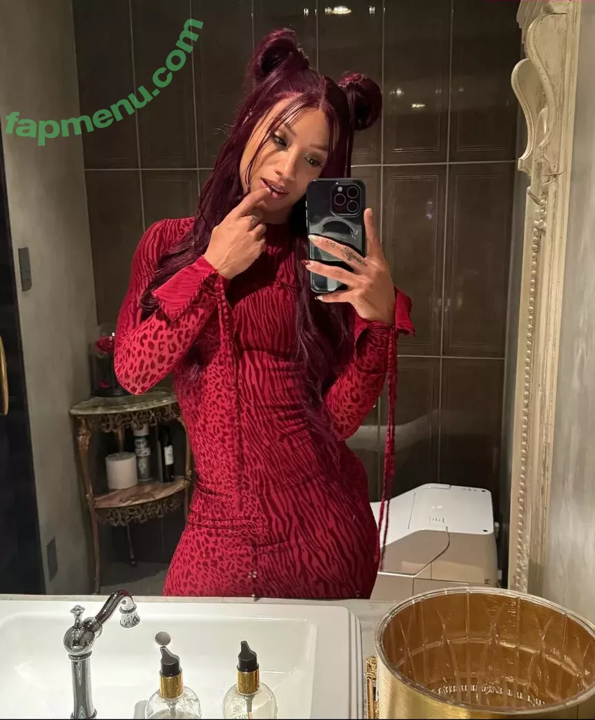 Sasha Banks nude photo #0173 (sashabankswwe / soxysasha)