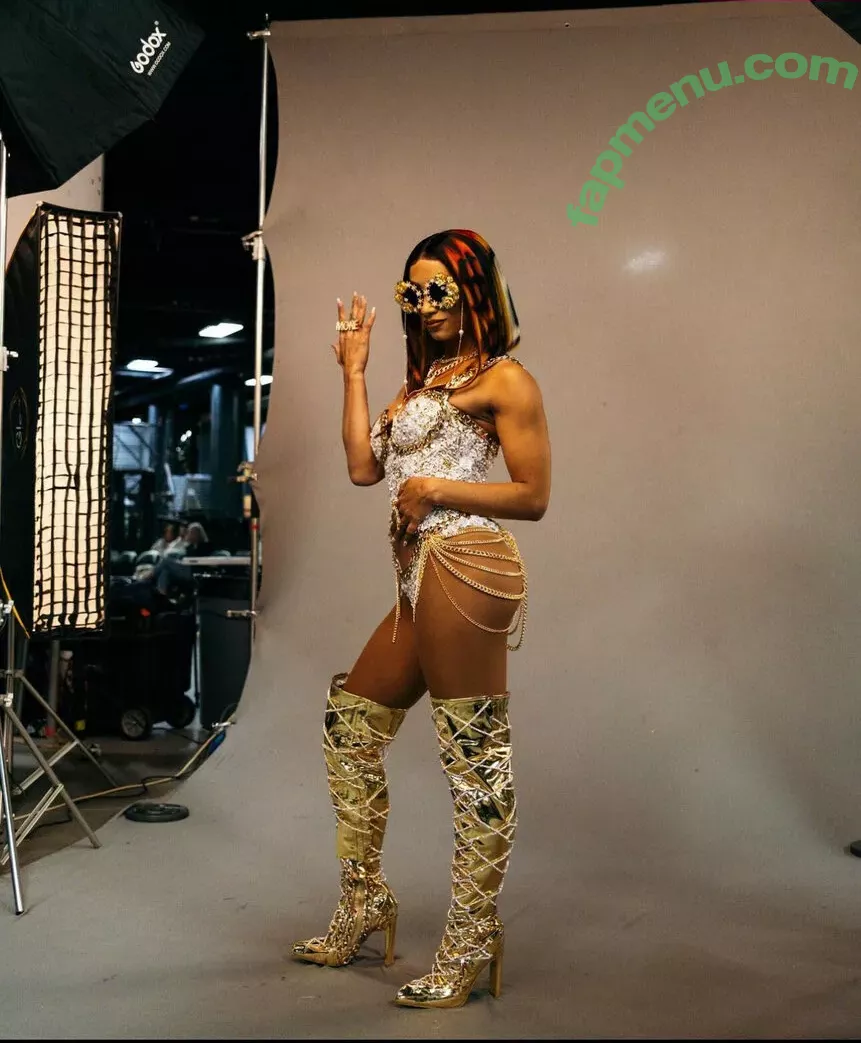 Sasha Banks nude photo #0236 (sashabankswwe / soxysasha)