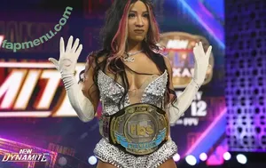 Sasha Banks nude