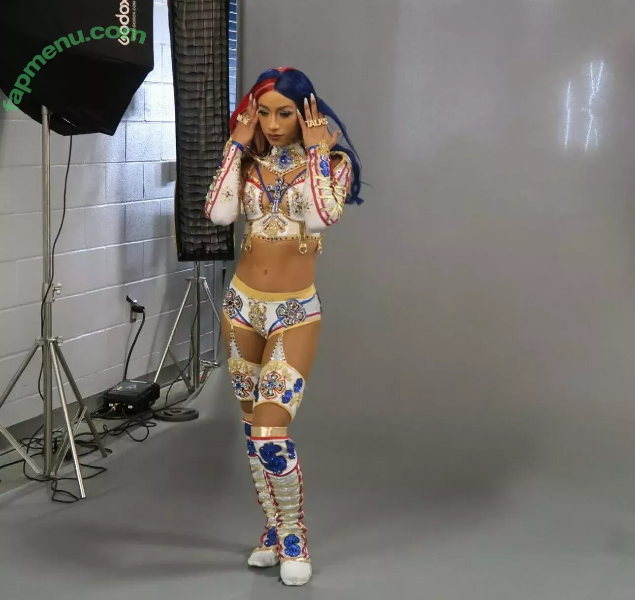 Sasha Banks nude photo #1036 (sashabankswwe / soxysasha)