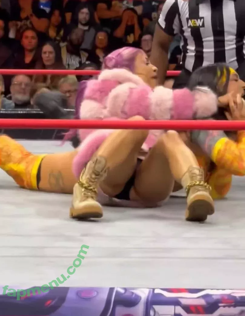 Sasha Banks nude photo #1080 (sashabankswwe / soxysasha)