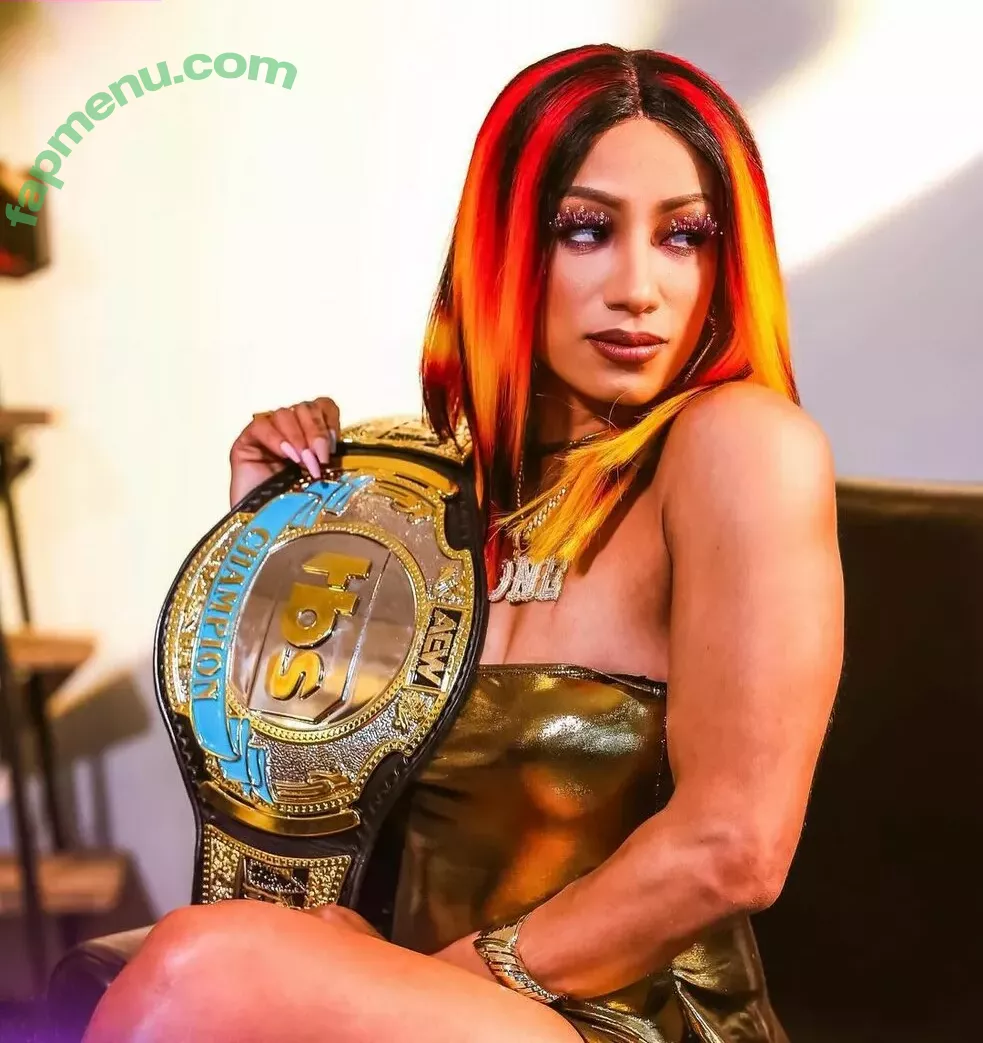 Sasha Banks nude photo #1092 (sashabankswwe / soxysasha)