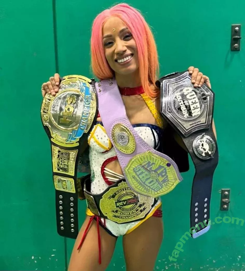 Sasha Banks nude photo #1366 (sashabankswwe / soxysasha)