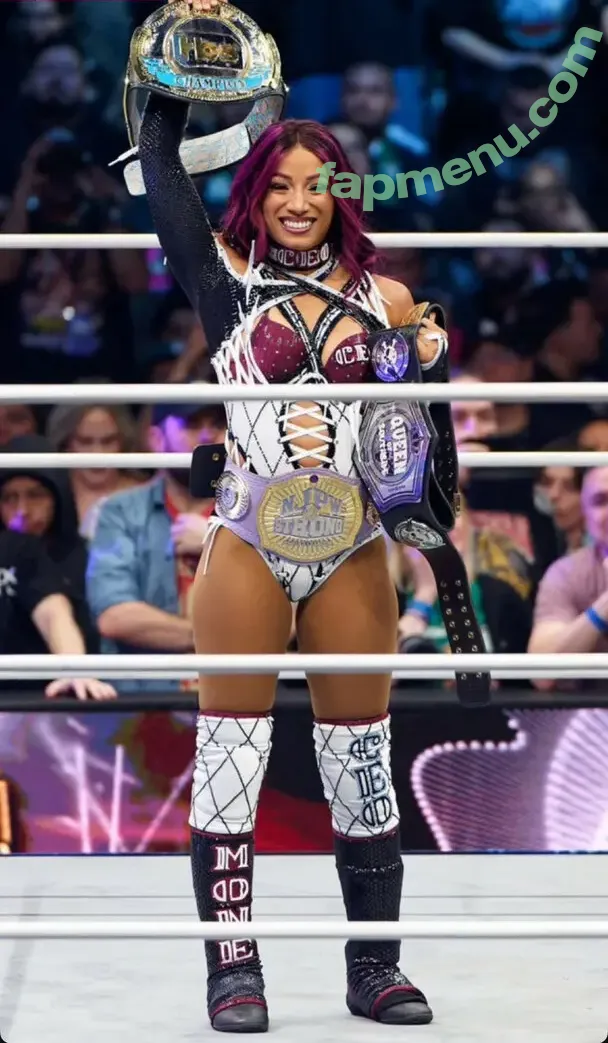Sasha Banks nude photo #1489 (sashabankswwe / soxysasha)