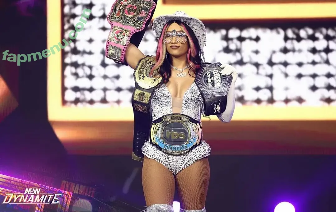 Sasha Banks nude photo #1753 (sashabankswwe / soxysasha)