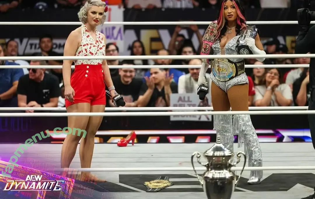 Sasha Banks nude photo #1761 (sashabankswwe / soxysasha)