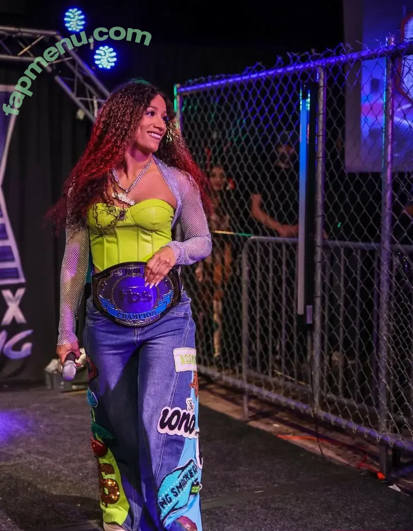 Sasha Banks nude photo #1859 (sashabankswwe / soxysasha)