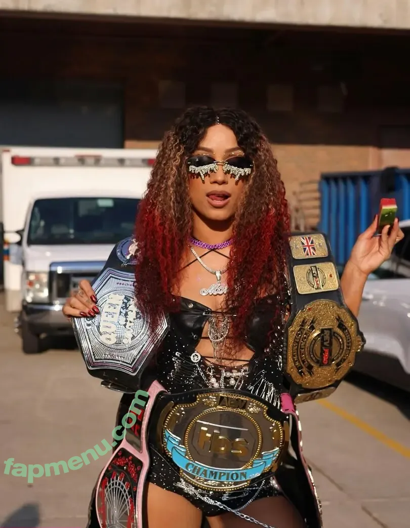 Sasha Banks nude photo #1861 (sashabankswwe / soxysasha)
