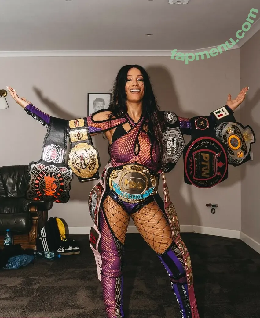 Sasha Banks nude photo #1961 (sashabankswwe / soxysasha)