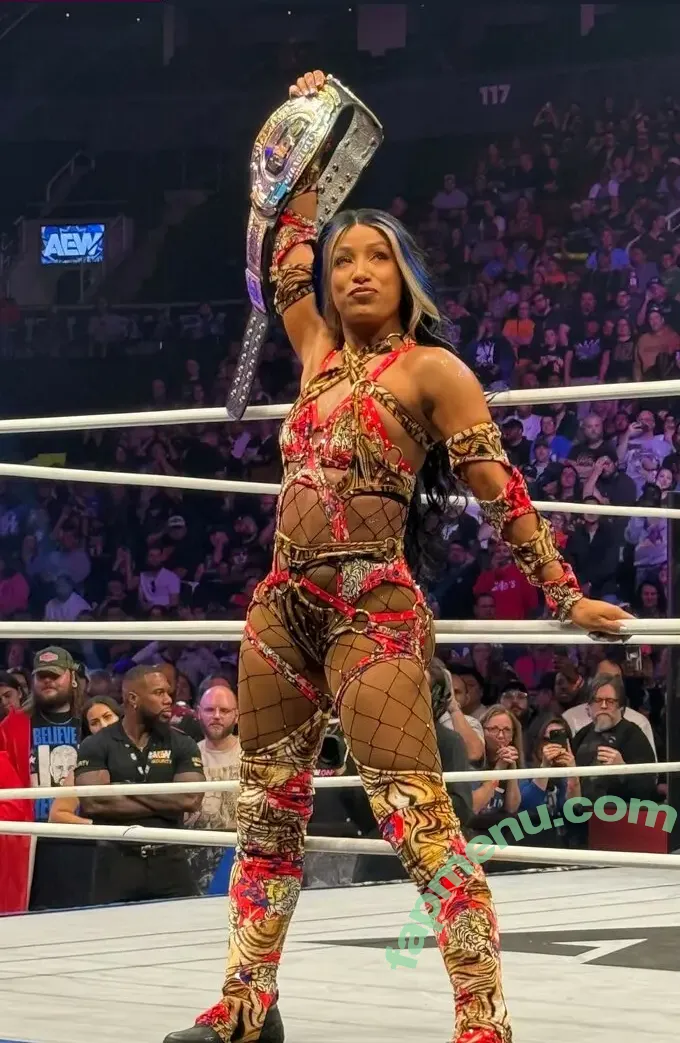 Sasha Banks nude photo #1993 (sashabankswwe / soxysasha)