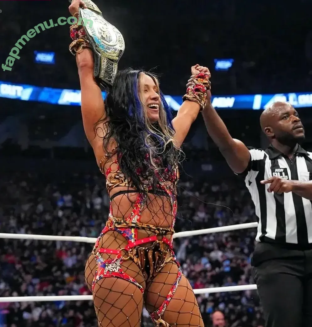 Sasha Banks nude photo #1994 (sashabankswwe / soxysasha)