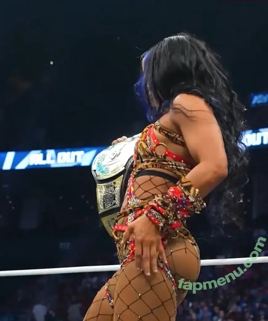 Sasha Banks nude photo #2002 (sashabankswwe / soxysasha)