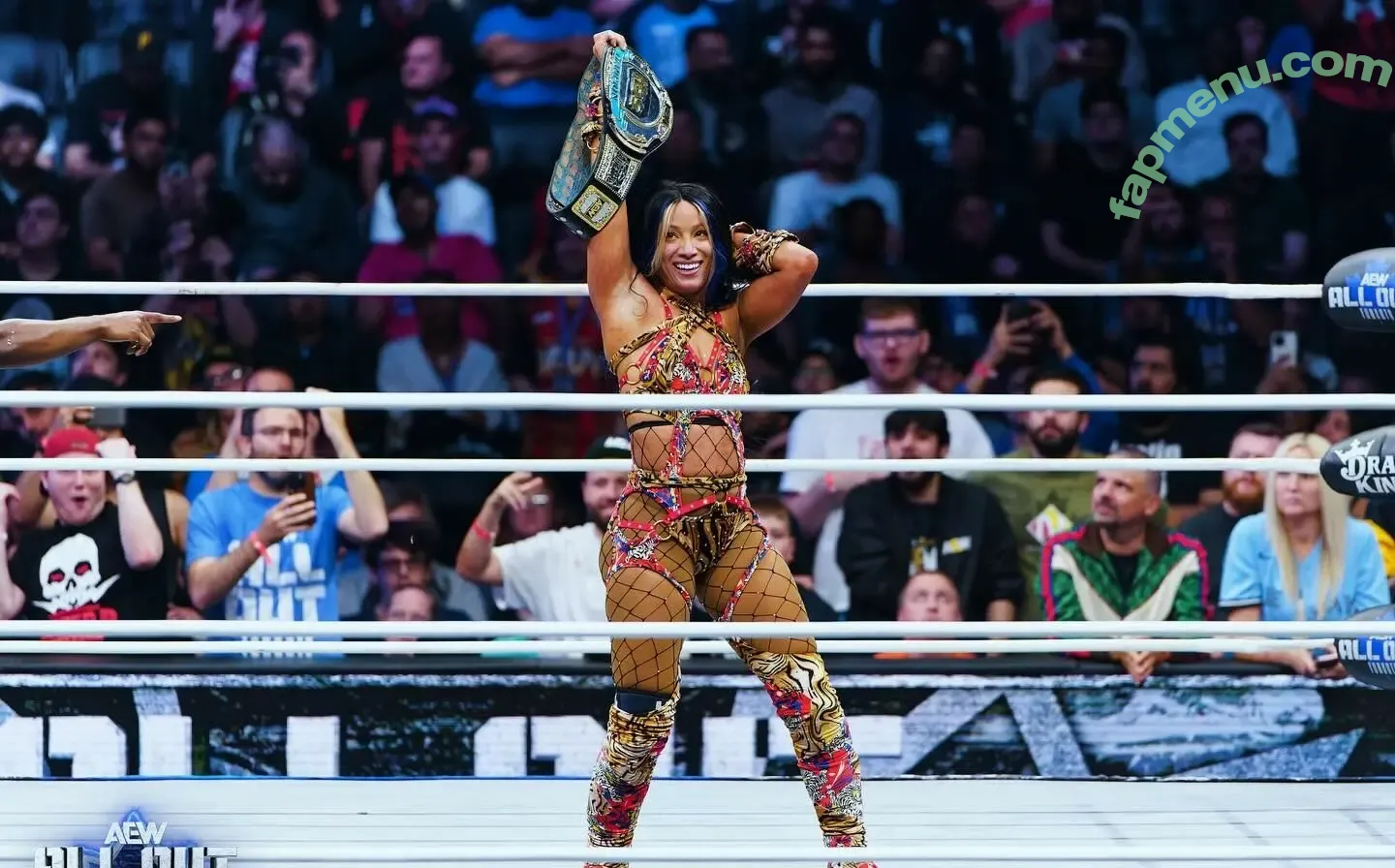 Sasha Banks nude photo #2022 (sashabankswwe / soxysasha)