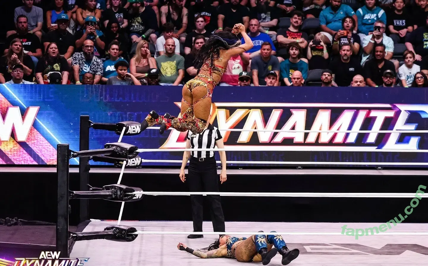 Sasha Banks nude photo #2063 (sashabankswwe / soxysasha)