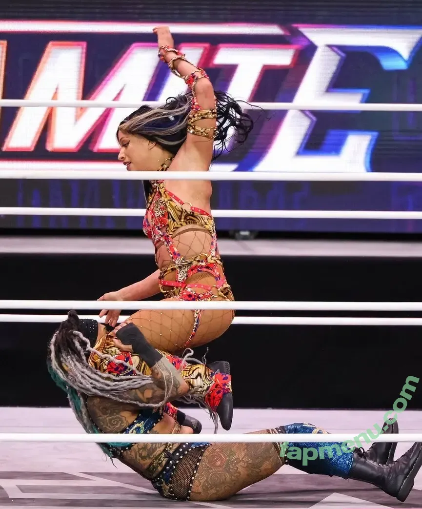 Sasha Banks nude photo #2071 (sashabankswwe / soxysasha)