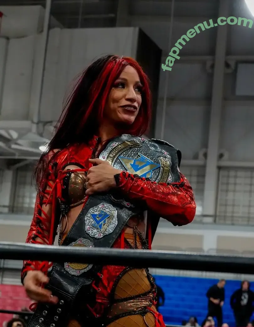 Sasha Banks nude photo #2368 (sashabankswwe / soxysasha)