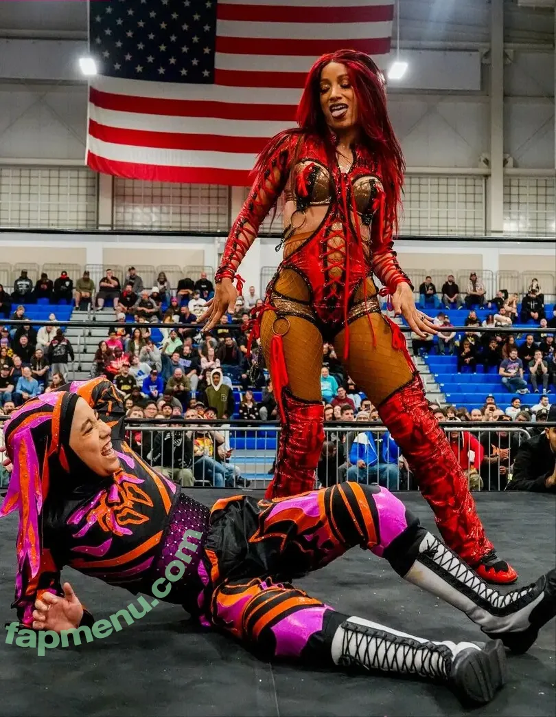 Sasha Banks nude photo #2375 (sashabankswwe / soxysasha)