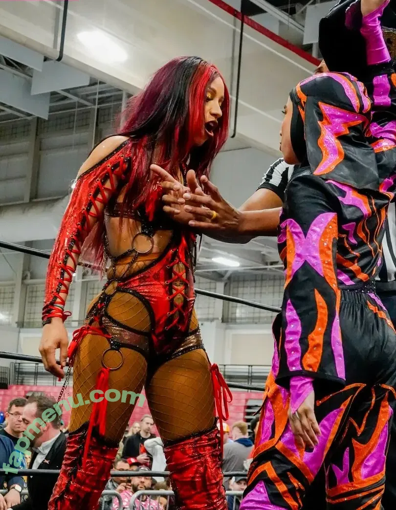 Sasha Banks nude photo #2383 (sashabankswwe / soxysasha)