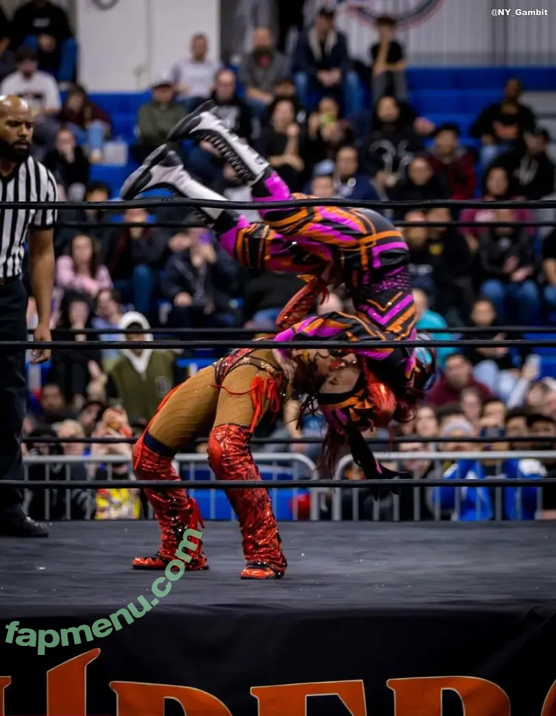 Sasha Banks nude photo #2402 (sashabankswwe / soxysasha)