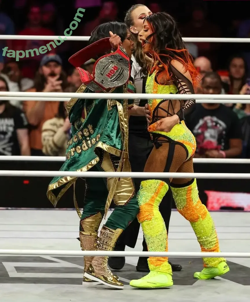 Sasha Banks nude photo #2407 (sashabankswwe / soxysasha)