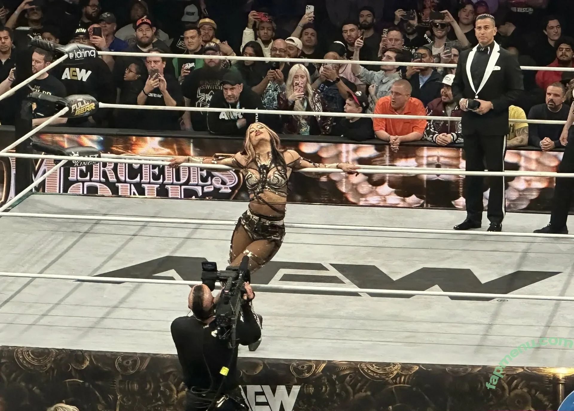 Sasha Banks nude photo #2446 (sashabankswwe / soxysasha)