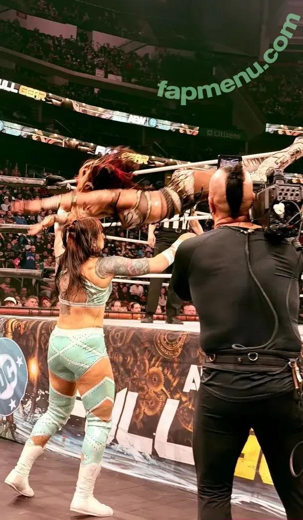 Sasha Banks nude photo #2454 (sashabankswwe / soxysasha)