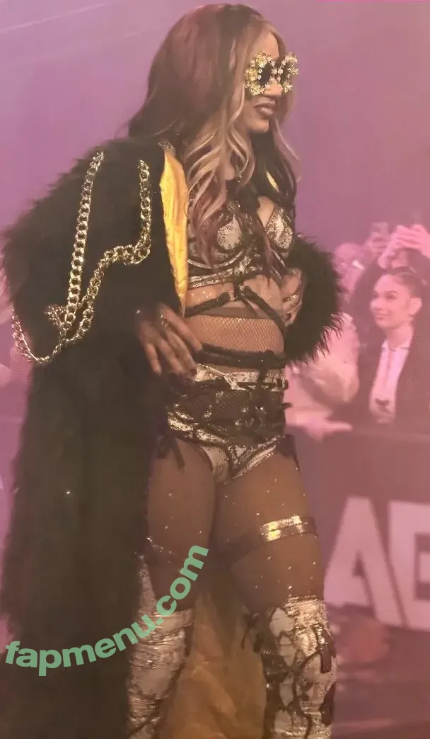 Sasha Banks nude photo #2456 (sashabankswwe / soxysasha)