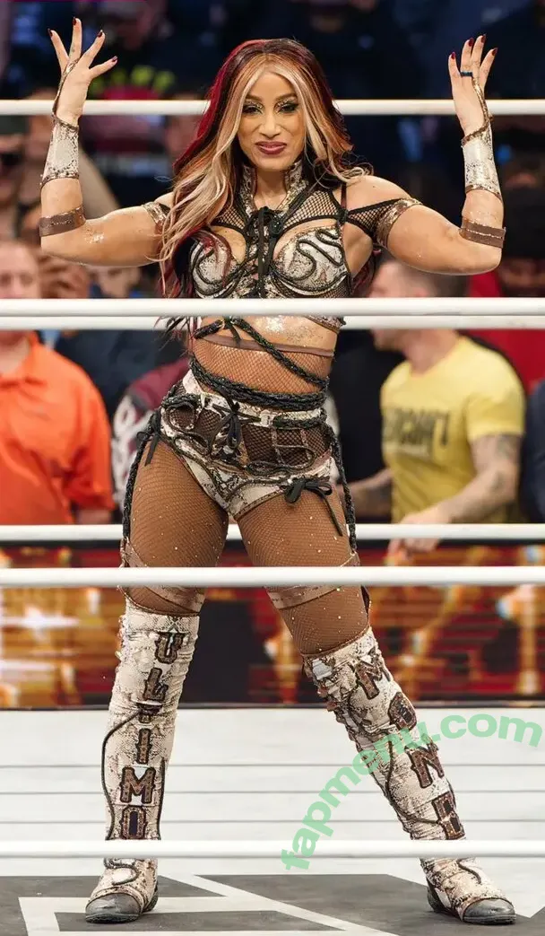 Sasha Banks nude photo #2475 (sashabankswwe / soxysasha)