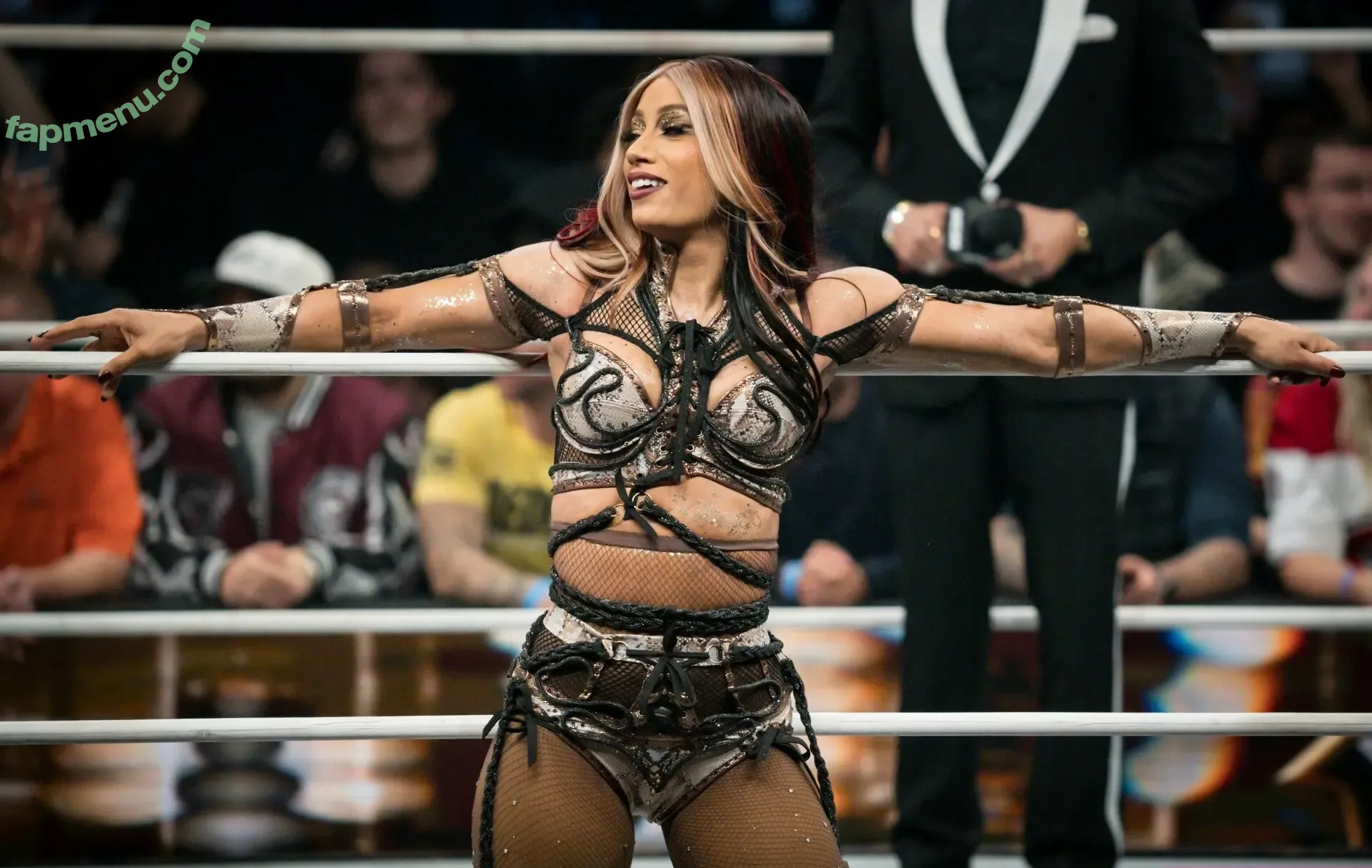 Sasha Banks nude photo #2490 (sashabankswwe / soxysasha)