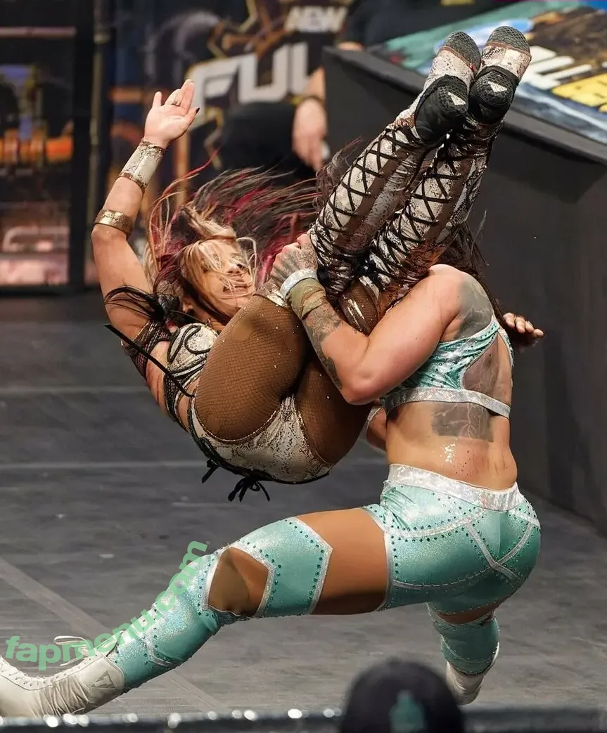 Sasha Banks nude photo #2495 (sashabankswwe / soxysasha)